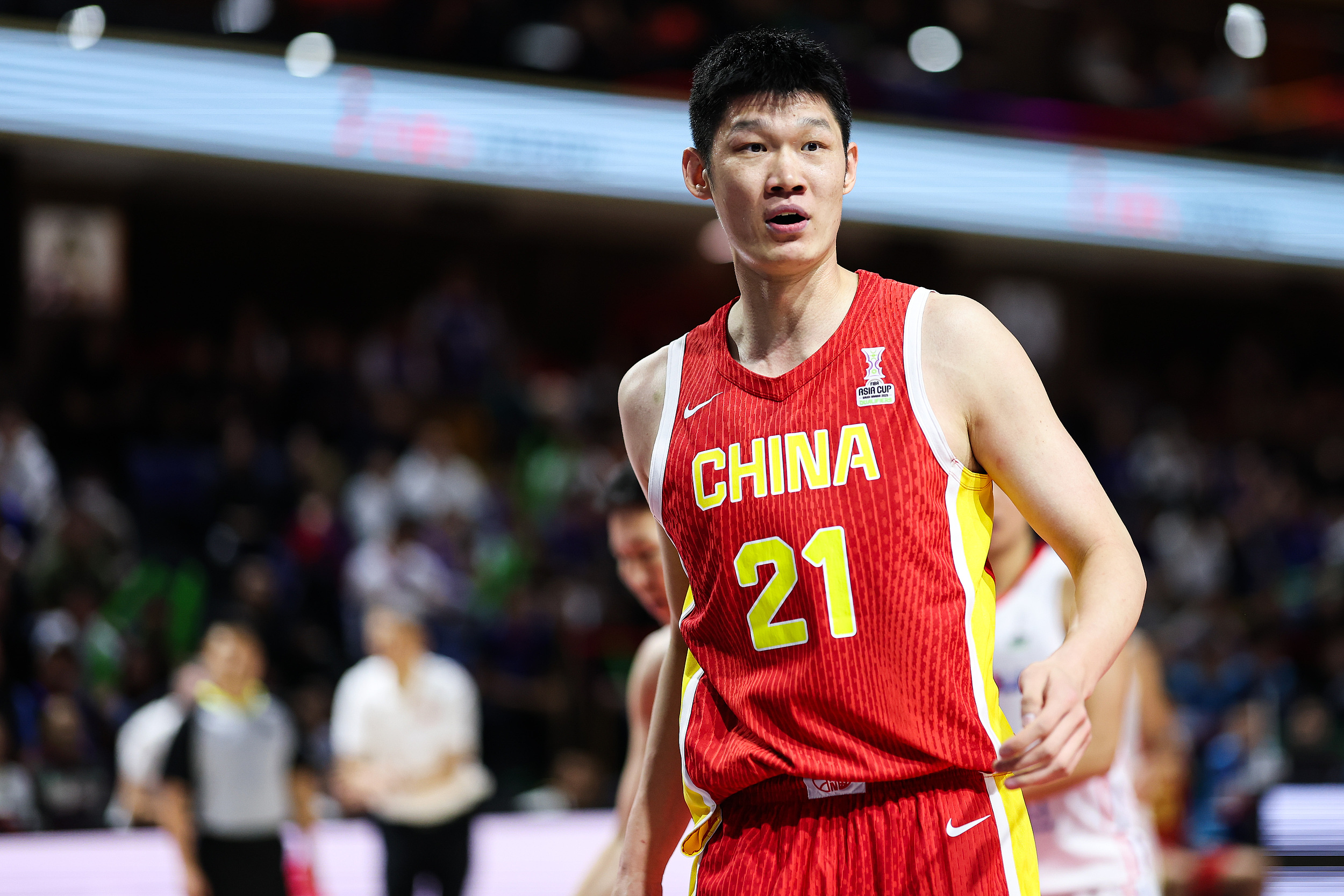 体育直播-在亚洲杯所有首发球员中，胡金秋登顶投篮命中率＆两分球命中数榜单